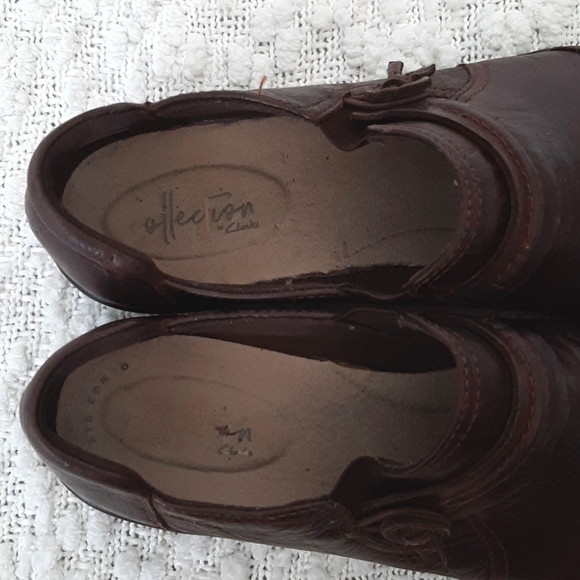 2/$50 CLARKS Shoes - Leather Upper - Padded Lining - Cushioned Insole - Sz 9M - Picture 5 of 11